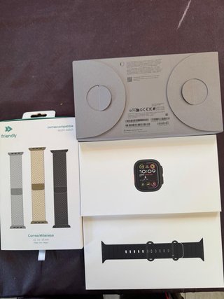 Apple Watch Ultra 2 con 4 Correas