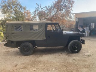 Land Rover Santana militar