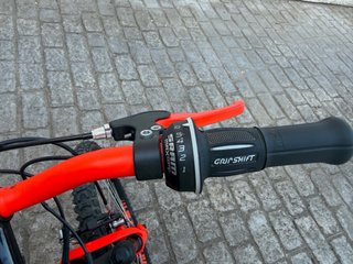 Bicicleta Infantil B'TWIN Negra y naranja