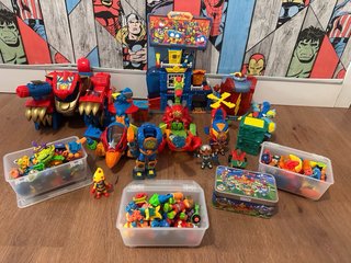 Lote de juguetes Superthings y varios