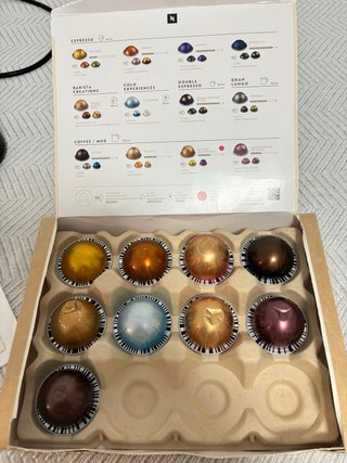 Cafetera Nespresso Vertuo Pop Negra