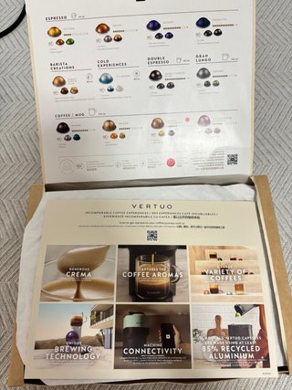 Cafetera Nespresso Vertuo Pop Negra