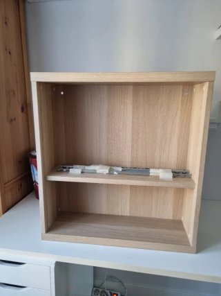 2 Estanterías de madera para colgar