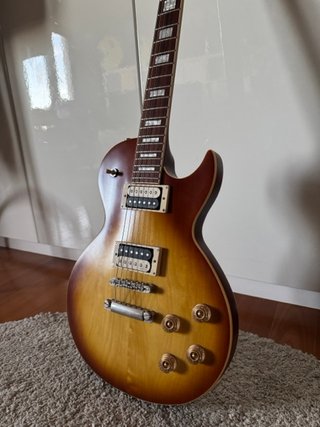 Guitarra Cort CR300 Sunburst. Classic rock 300
