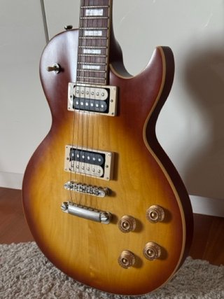 Guitarra Cort CR300 Sunburst. Classic rock 300