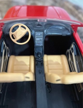 Coche deportivo rojo Barbie