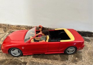 Coche deportivo rojo Barbie
