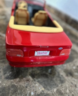 Coche deportivo rojo Barbie