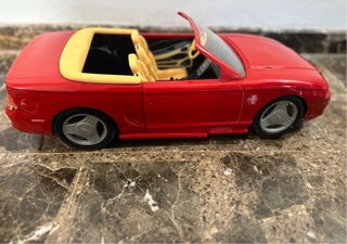 Coche deportivo rojo Barbie