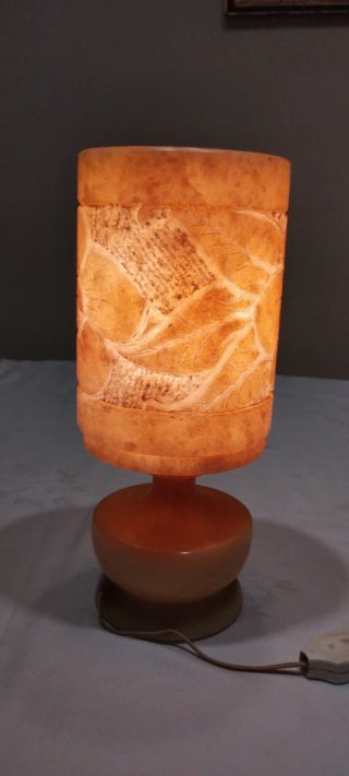 Lámpara de mármol floral beige