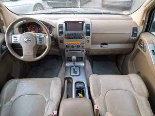 Nissan Pathfinder - PREMIUM- NAVI