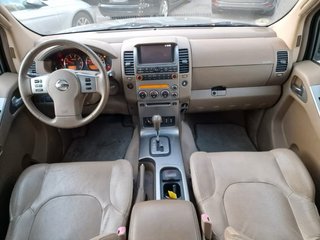 Nissan Pathfinder - PREMIUM- NAVI