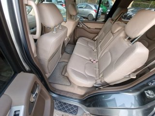 Nissan Pathfinder - PREMIUM- NAVI