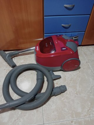 Aspirador con todos los complementos