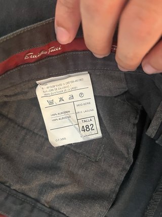 Pantalones grises
