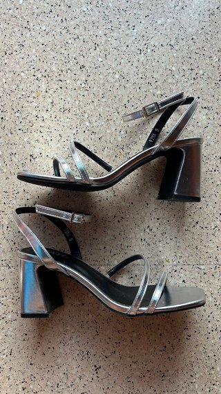 Tacones plateados fiesta talla 38