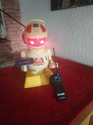 Robot Emilito Vintage Años 90