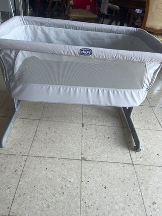 Cuna colecho Chicco gris