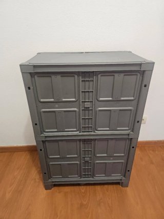 Armario plástico gris 4 puertas