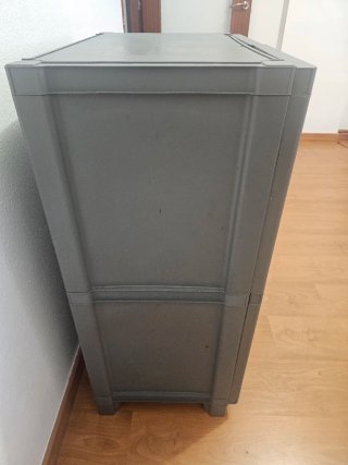 Armario plástico gris 4 puertas