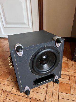 Subwoofer KEF PSW 2000 sin placa