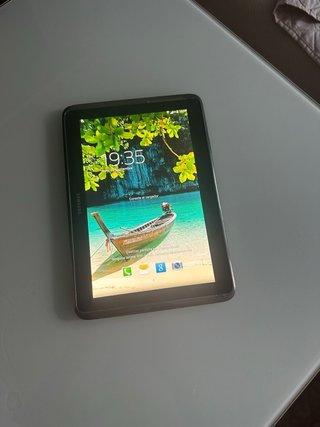 Tablet Samsung Negra y Plateada