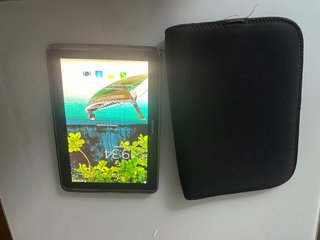 Tablet Samsung Negra y Plateada