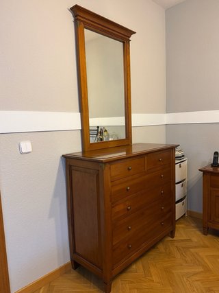 Cómoda de madera maciza y espejo
