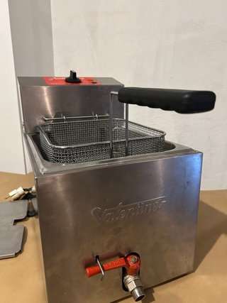Freidora Eléctrica VALENTINE 7L con Grifo