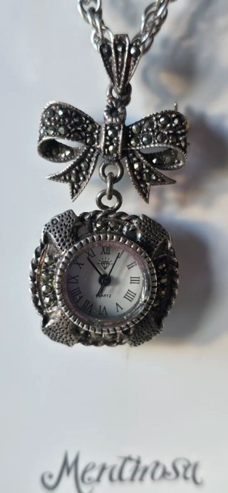 Collar con reloj de plata japon