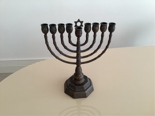 Candelabro judío antiguo