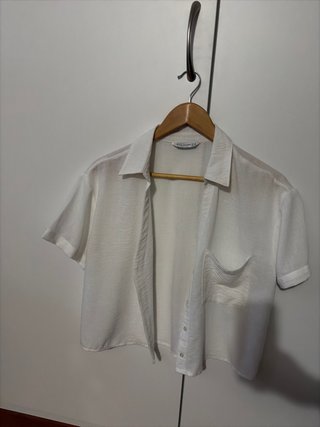 Camisa Stradivarius blanca manga corta