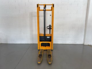 Apilador Eléctrico Jungheinrich EJC 110