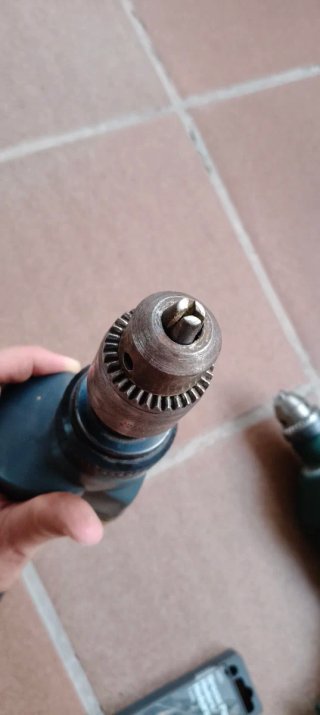 Taladro eléctrico con llave