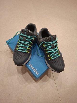 Zapatilla técnica Columbia gris y turquesa