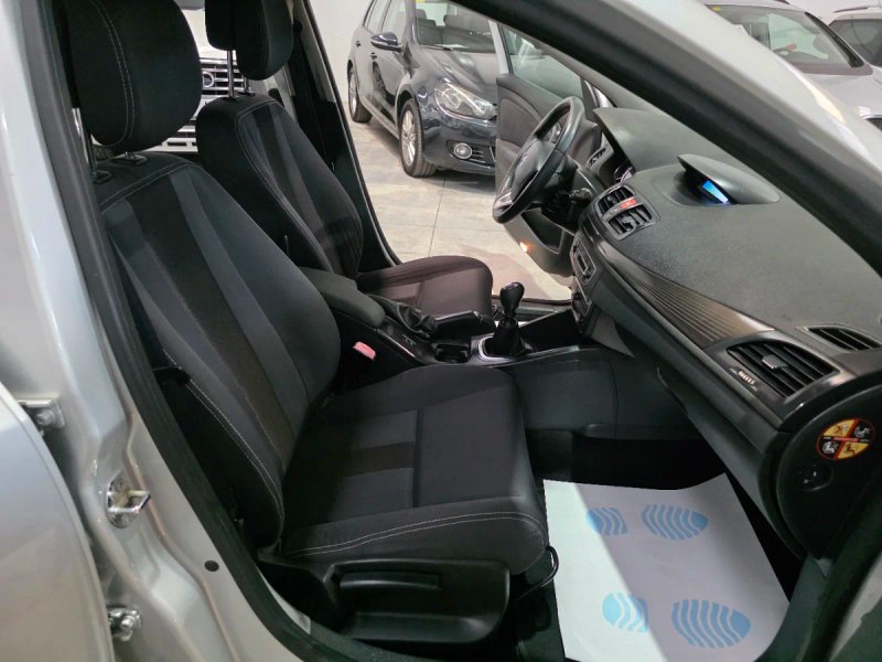 Renault Mégane Sport Tourer 1.5 dCi Emotion 2011, foto 12
