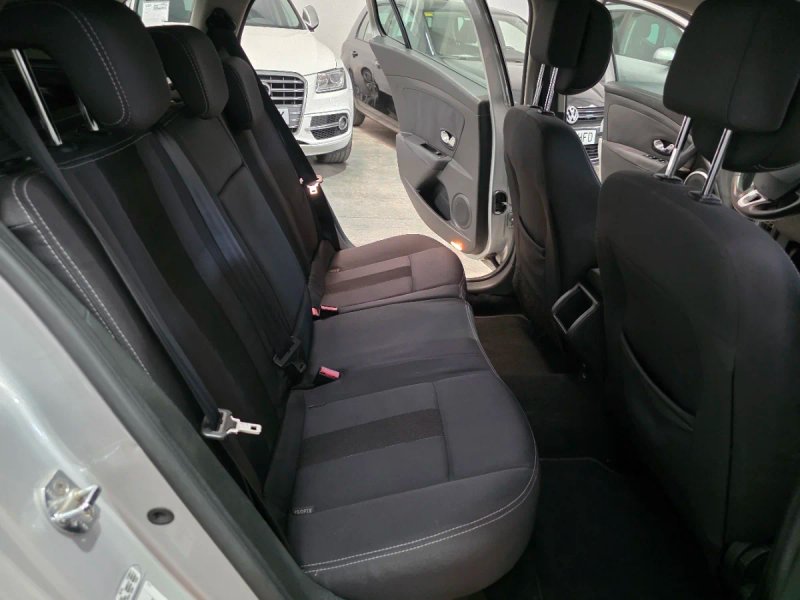 Renault Mégane Sport Tourer 1.5 dCi Emotion 2011, foto 14