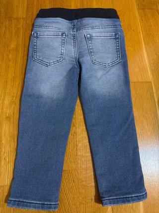 Pantalón vaquero azul niño, talla 2 años.