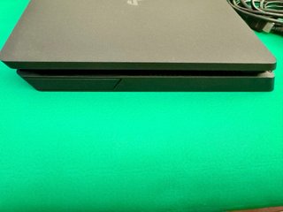 PS4 Slim 1TB + 9 Giochi
