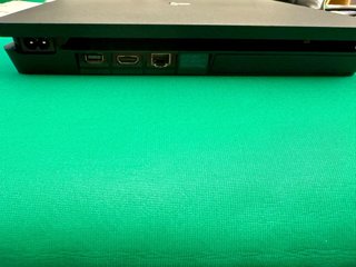 PS4 Slim 1TB + 9 Giochi