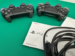 PS4 Slim 1TB + 9 Giochi