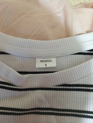 Vestido de rayas blanco y negro
