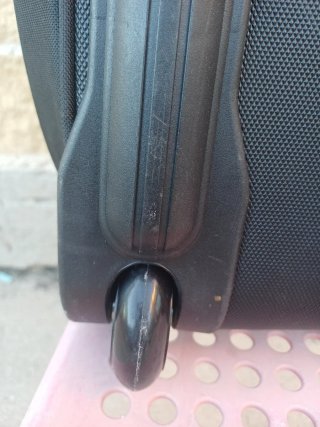 Bolsa de viaje negra con ruedas
