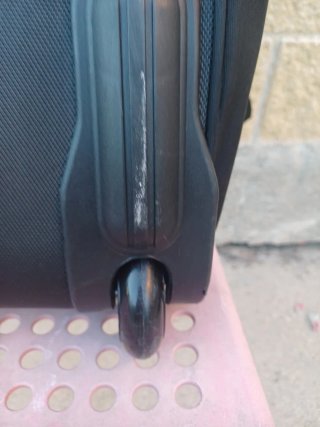 Bolsa de viaje negra con ruedas