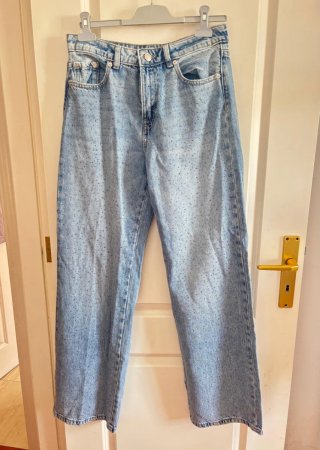Pantalón vaquero con brillos