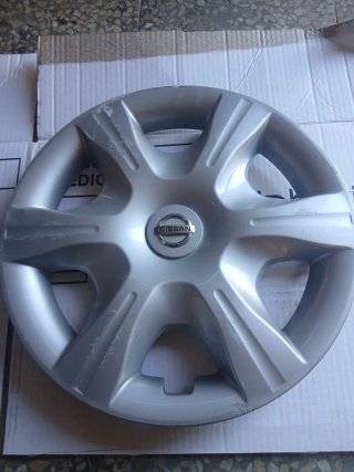 Tapacubos Nissan 15