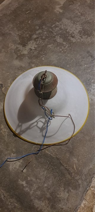 Lampadario in vetro e metallo