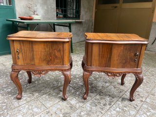Coppia di comodini in stile Chippendale in legno