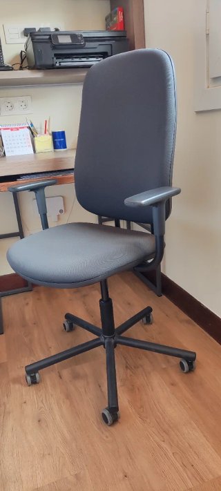Silla de escritorio ergonómica para ordenador.