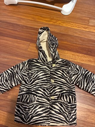 Chaqueta niña cebra con capucha
